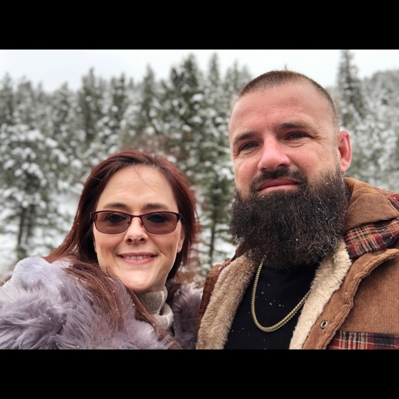 Meet your Posher, Lindsey - Picture 2 of 3